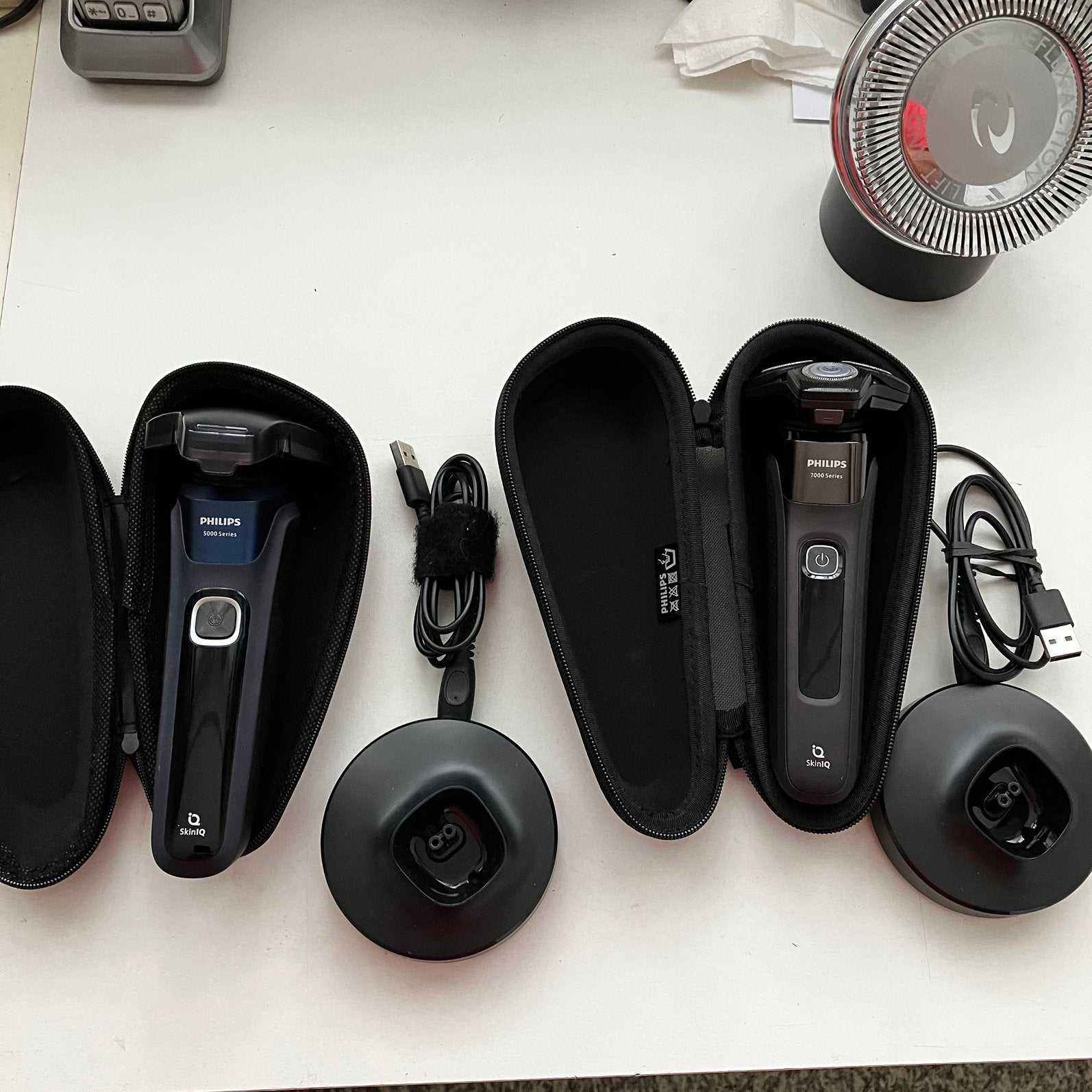 Philips 2 x scheerapparaat S 5885 en S 7886, Witgoed en Apparatuur, Ophalen of Verzenden, Zo goed als nieuw, Scheren en Epileren
