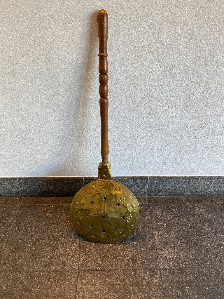 Antieke koperen beddenpan met houten steel, Antiek en Kunst, Ophalen of Verzenden, Koper