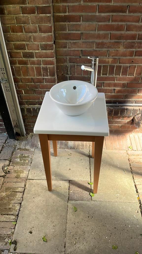 Wastafel toilet / badkamer, Ophalen, Zo goed als nieuw, 25 tot 50 cm, Minder dan 100 cm