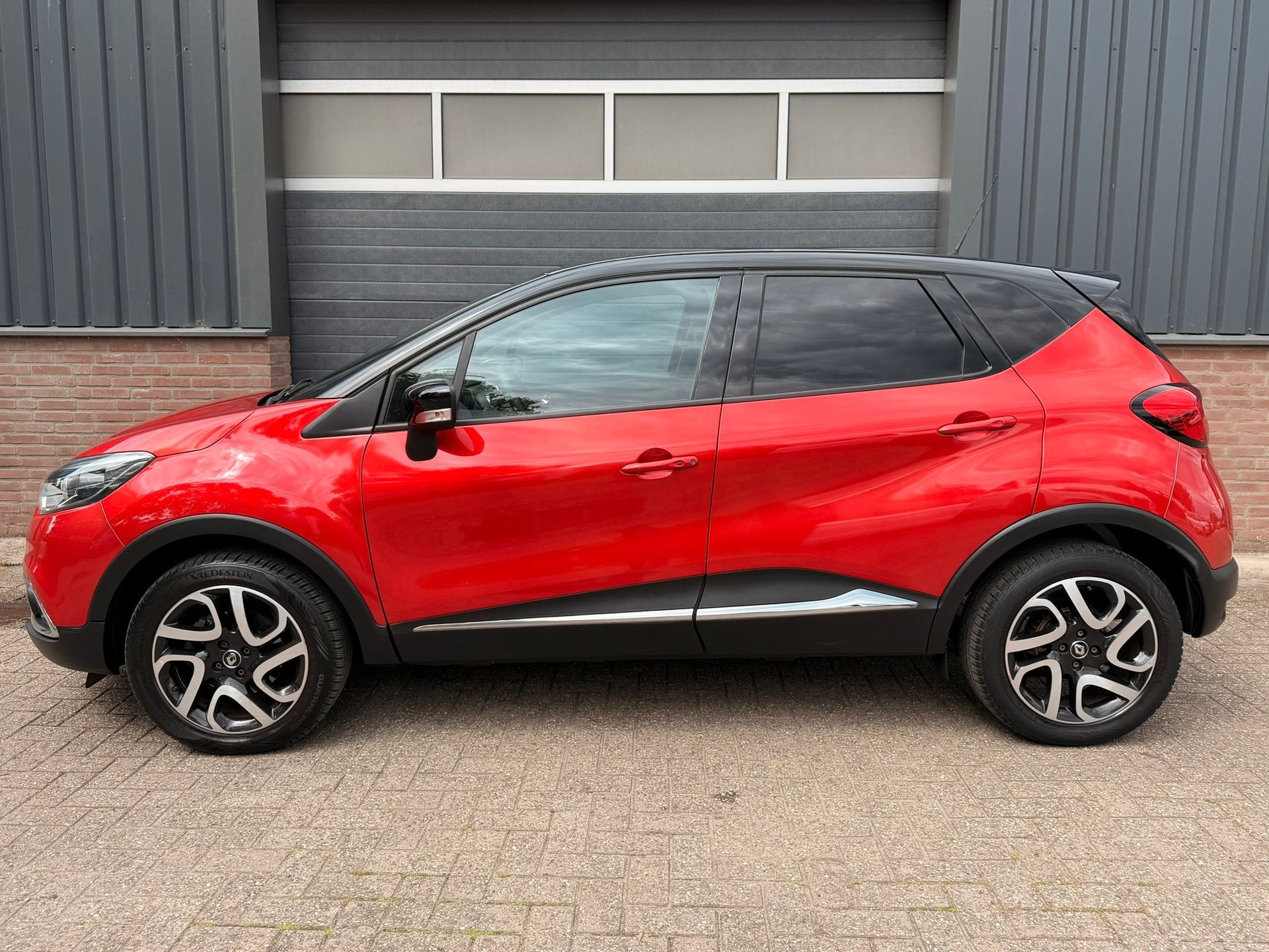 Renault Captur 1.2 TCe 120PK Xmod / Leder / Trekhaak 1200KG, Voorwielaandrijving, Gebruikt, 4 cilinders, 49 €/maand