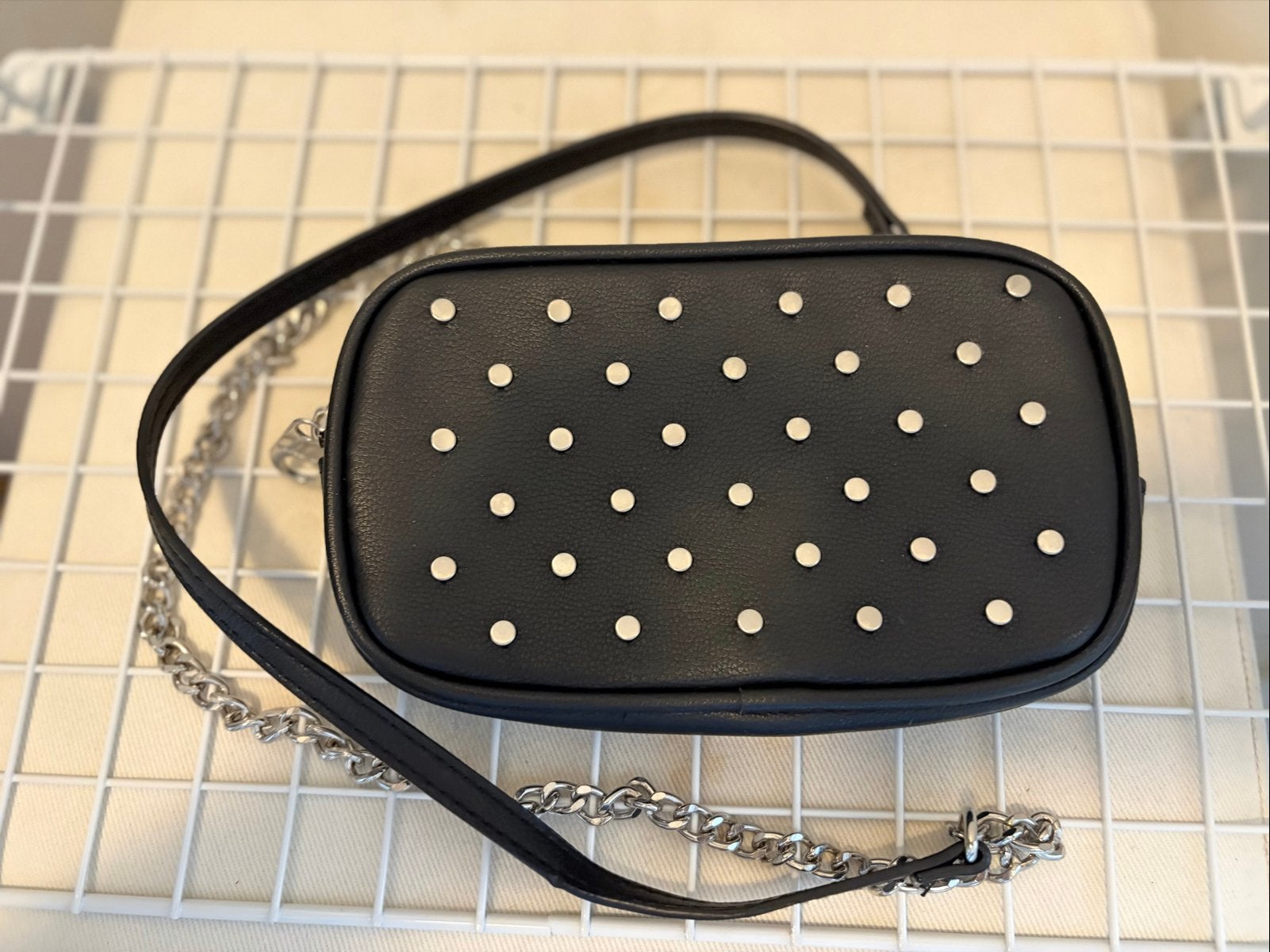 Stradivarius schoudertasje met studs, Verzenden, Gebruikt, Zwart, Schoudertasje