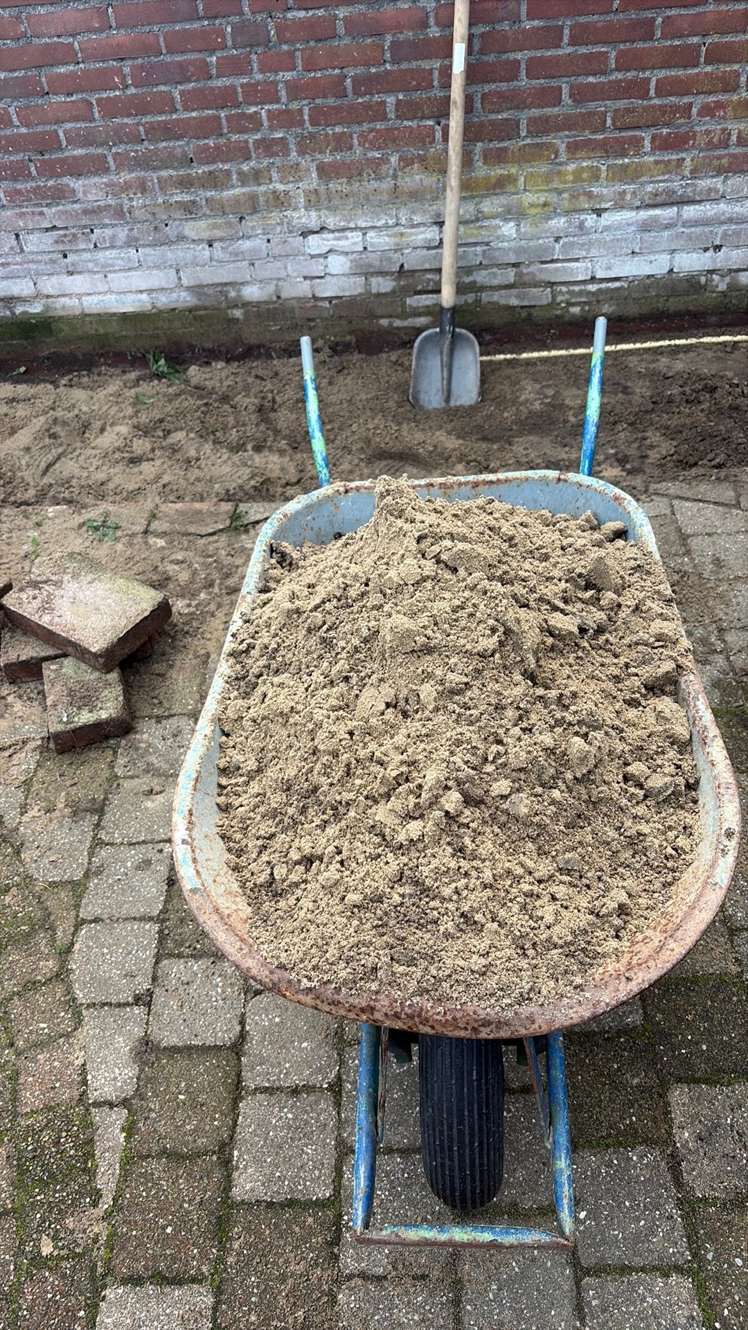 Geel zand en stenen, Tuin en Terras, Ophalen, Zo goed als nieuw, Ophoogzand