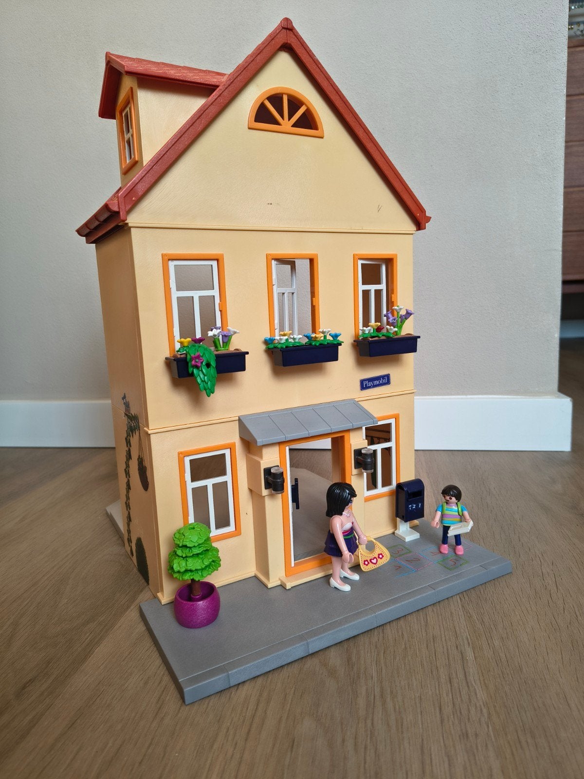 Playmobil Citylife woonhuis 70014, Ophalen, Zo goed als nieuw, Toebehoren