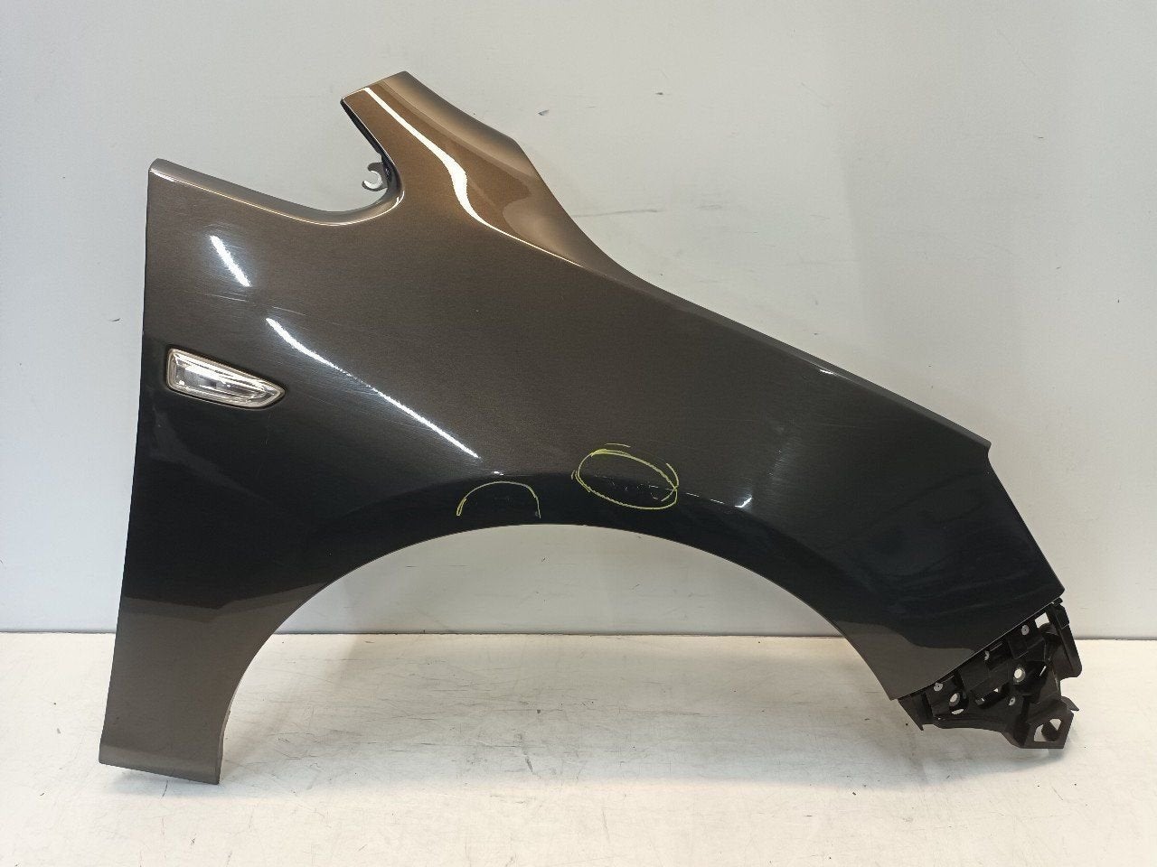 Voorscherm rechts Opel Astra, Onderdelen@venauto.nl, Van der Ven Autorecycling B.V., Gebruikt, Ettenseweg 76, 4706 PB Roosendaal, The Netherlands