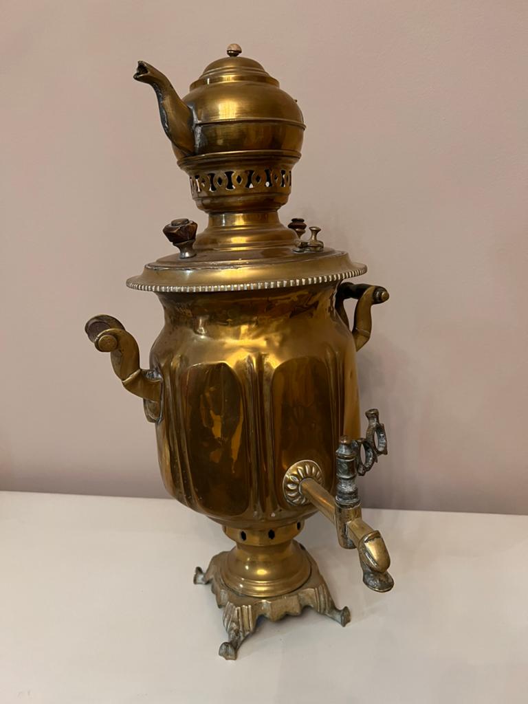 Antieke koperen samovar met theepot, Ophalen, Koper