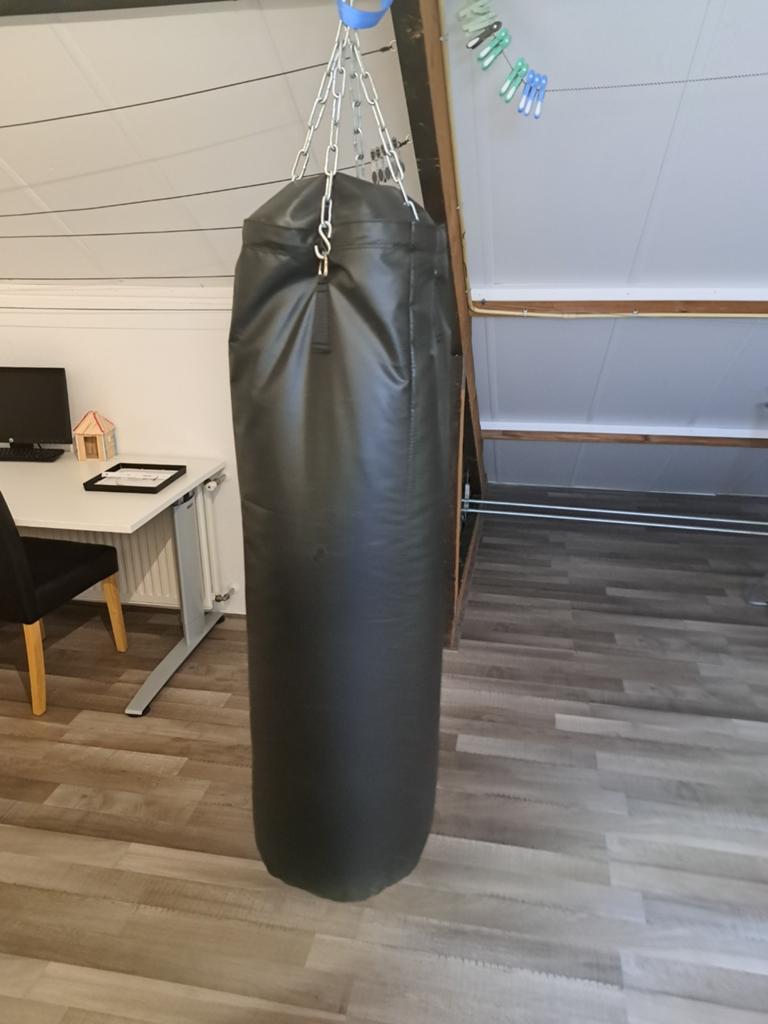 Zwarte bokszak 110cm, ideaal voor thuis trainen, Ophalen, Gebruikt, Bokszak