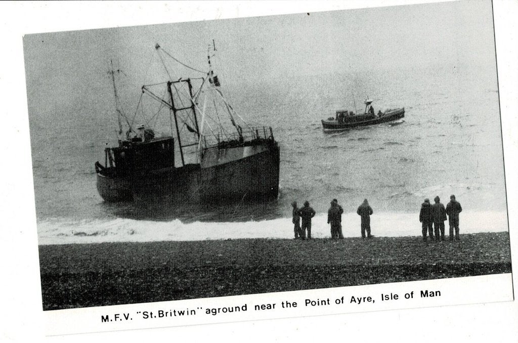 M.F.V. "St. Britwin" gestrand bij Isle of Man, Verzenden, Zo goed als nieuw, Motorboot, Kaart, Foto of Prent