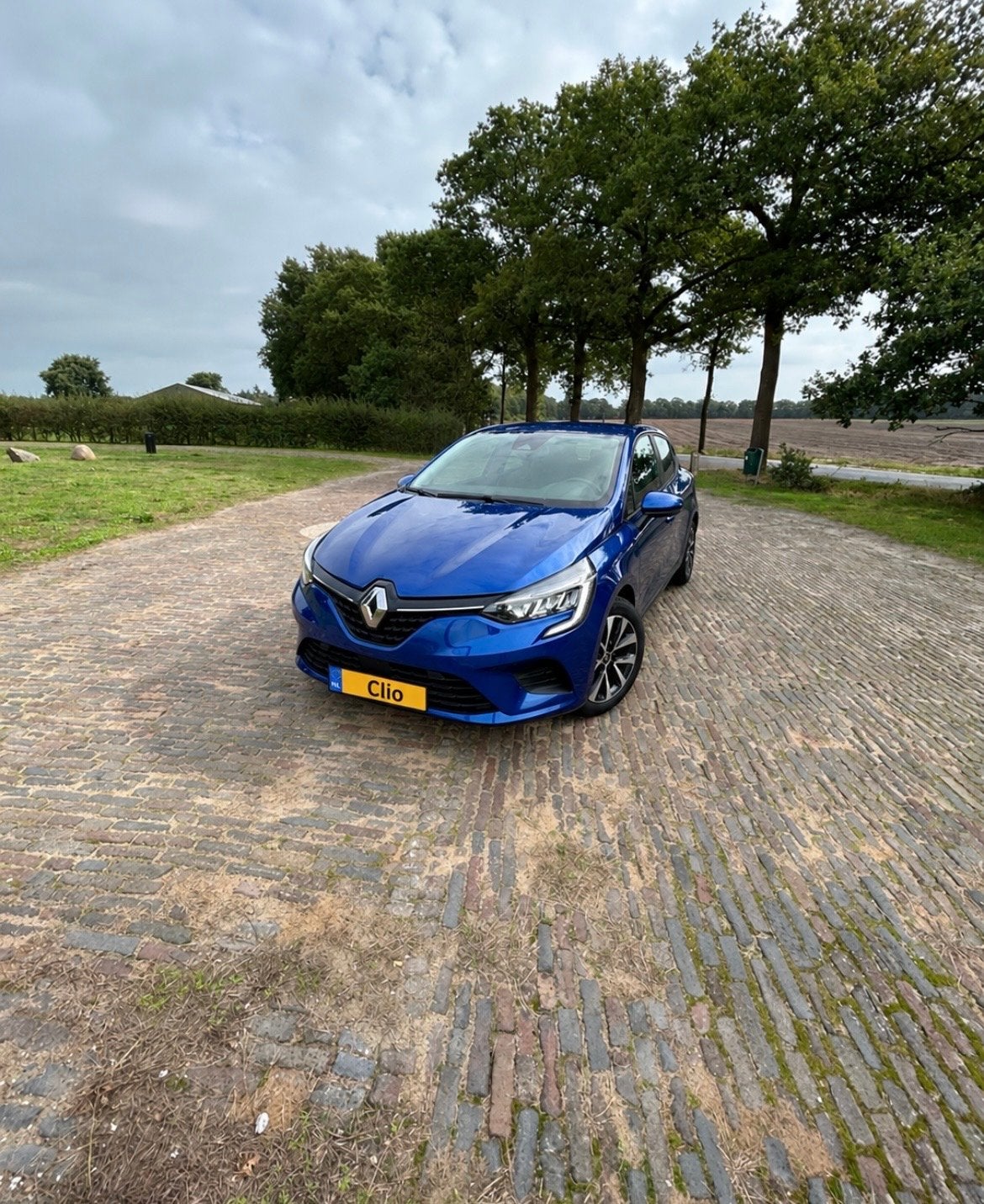Renault Clio 1.0 TCe 90pk GPF 2021 Blauw, Auto's, Voorwielaandrijving, Stof, Blauw, 49 €/maand
