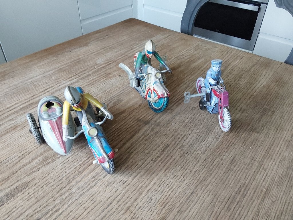 Blikken  motorfietsen met sleutel, Antiek en Kunst, Antiek | Speelgoed, Ophalen of Verzenden