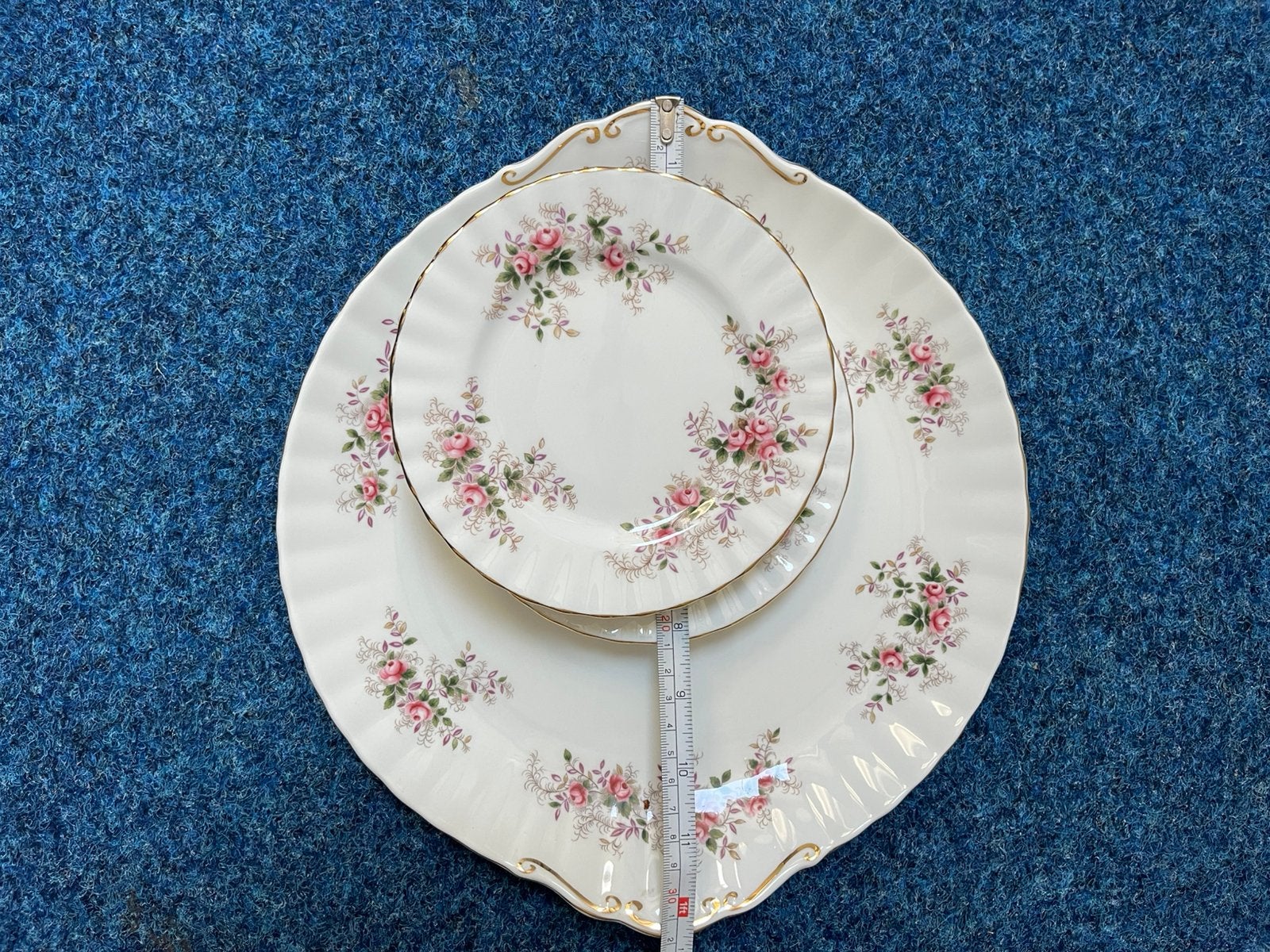 Royal Albert Lavender Rose Gebaksschaal en 6 bordjes, Ophalen of Verzenden