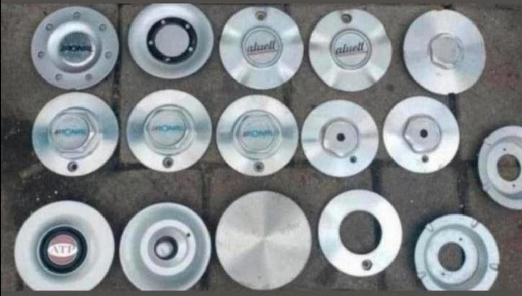 Diverse metalen naafdeksels,RONAL TSW BBS RIAL ETC, Ophalen of Verzenden, Zo goed als nieuw