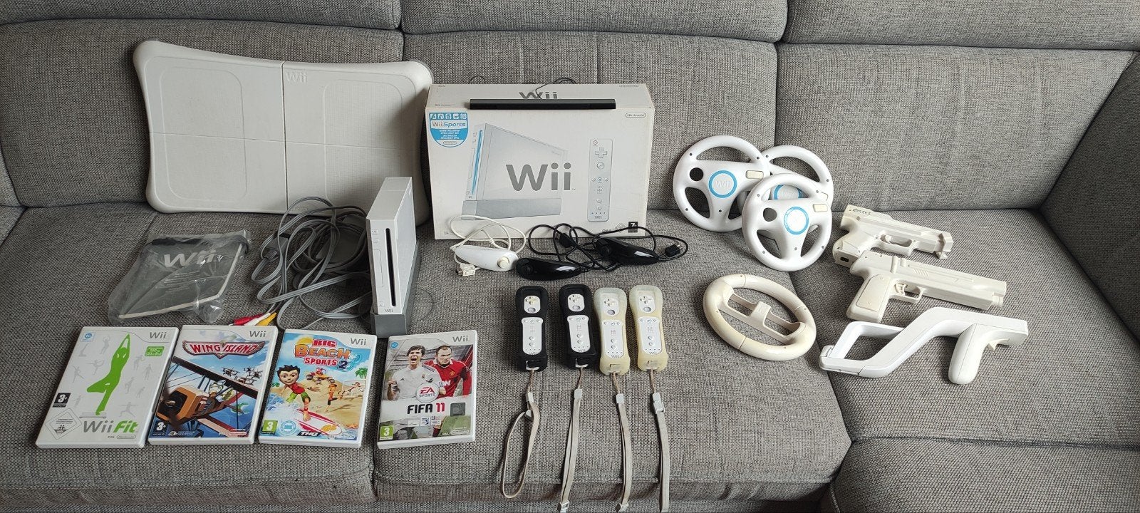 Nintendo Wii complete set + many accessoires, Ophalen, Gebruikt, Met 3 controllers of meer, Met games