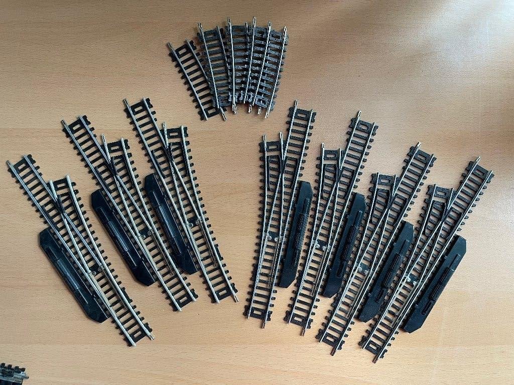 Mehano? H0 veel rails, wissels, bochten, aansluitrails, Hobby en Vrije tijd, Modeltreinen | H0, Overige merken, Gebruikt, Gelijkstroom