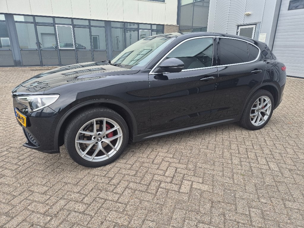 Alfa Romeo Stelvio 2.0t Q4 Super | Veloce | 295pk | Panodak, Automaat, 295 pk, 1995 cc, 4 cilinders