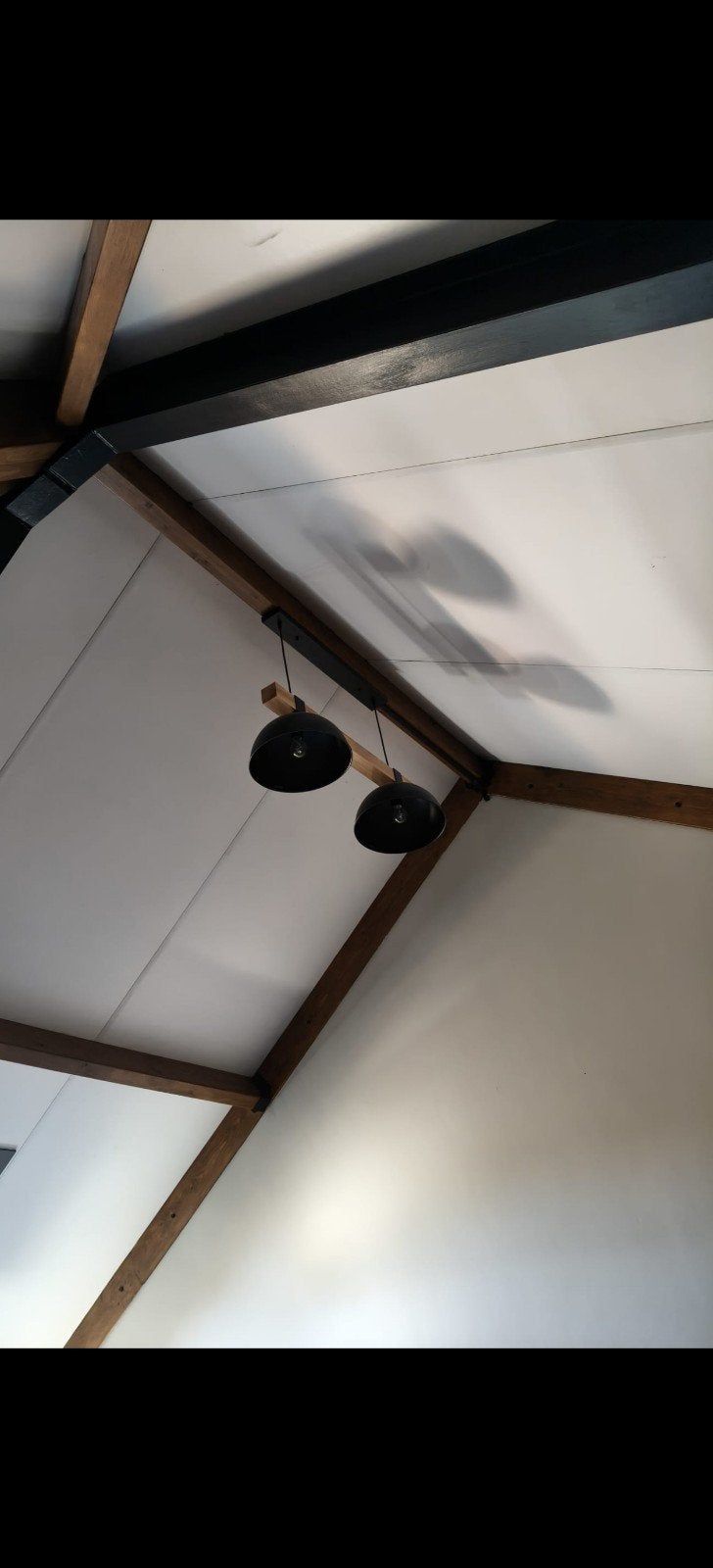 Stijlvolle Houten Hanglamp met Zwarte Metalen Kappen, Ophalen, Zo goed als nieuw, Hout, Modern, Industrieel, Scandinavisch