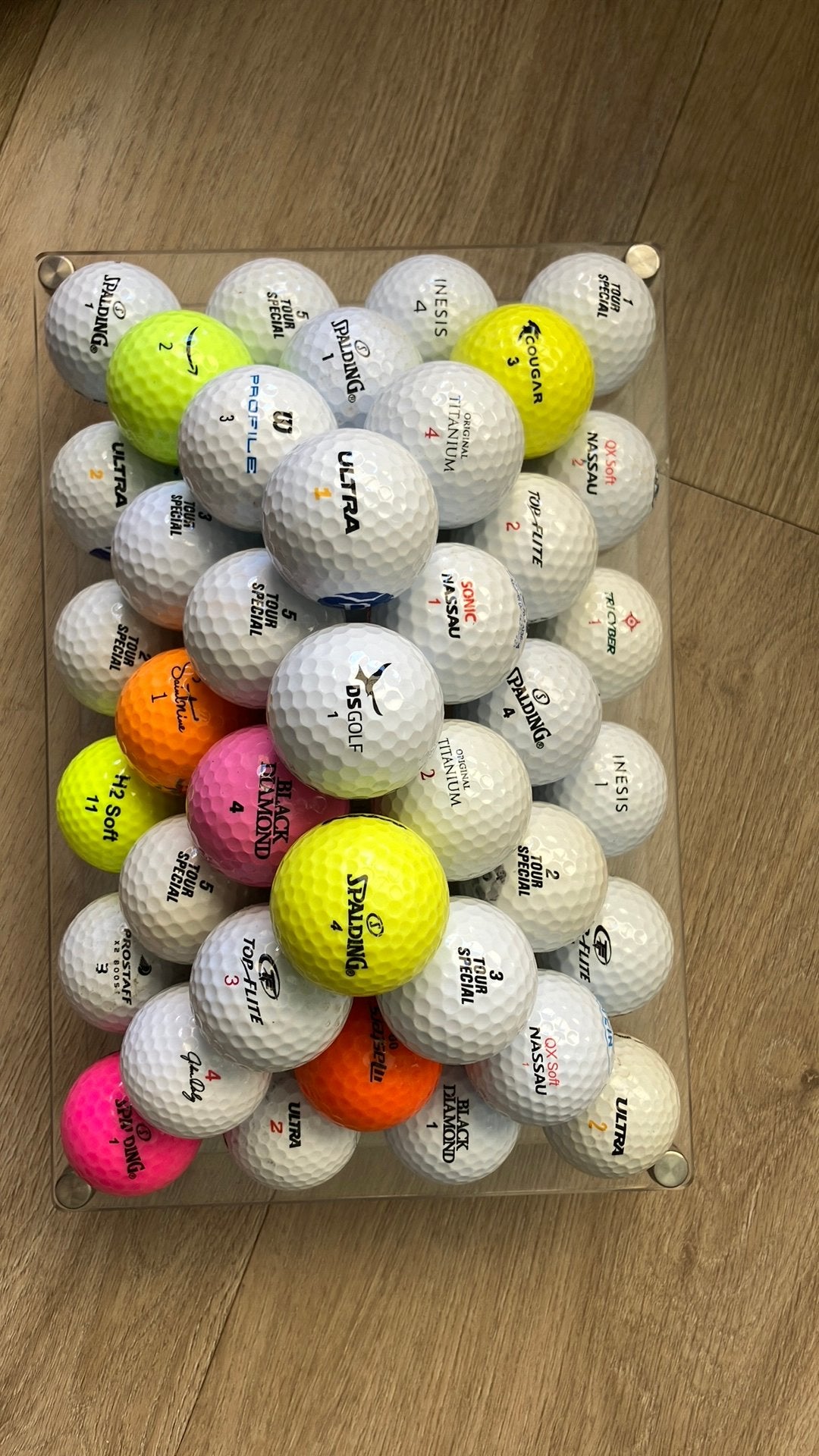 200 hele mooie golfballen, Ophalen of Verzenden, Zo goed als nieuw, Bal(len)