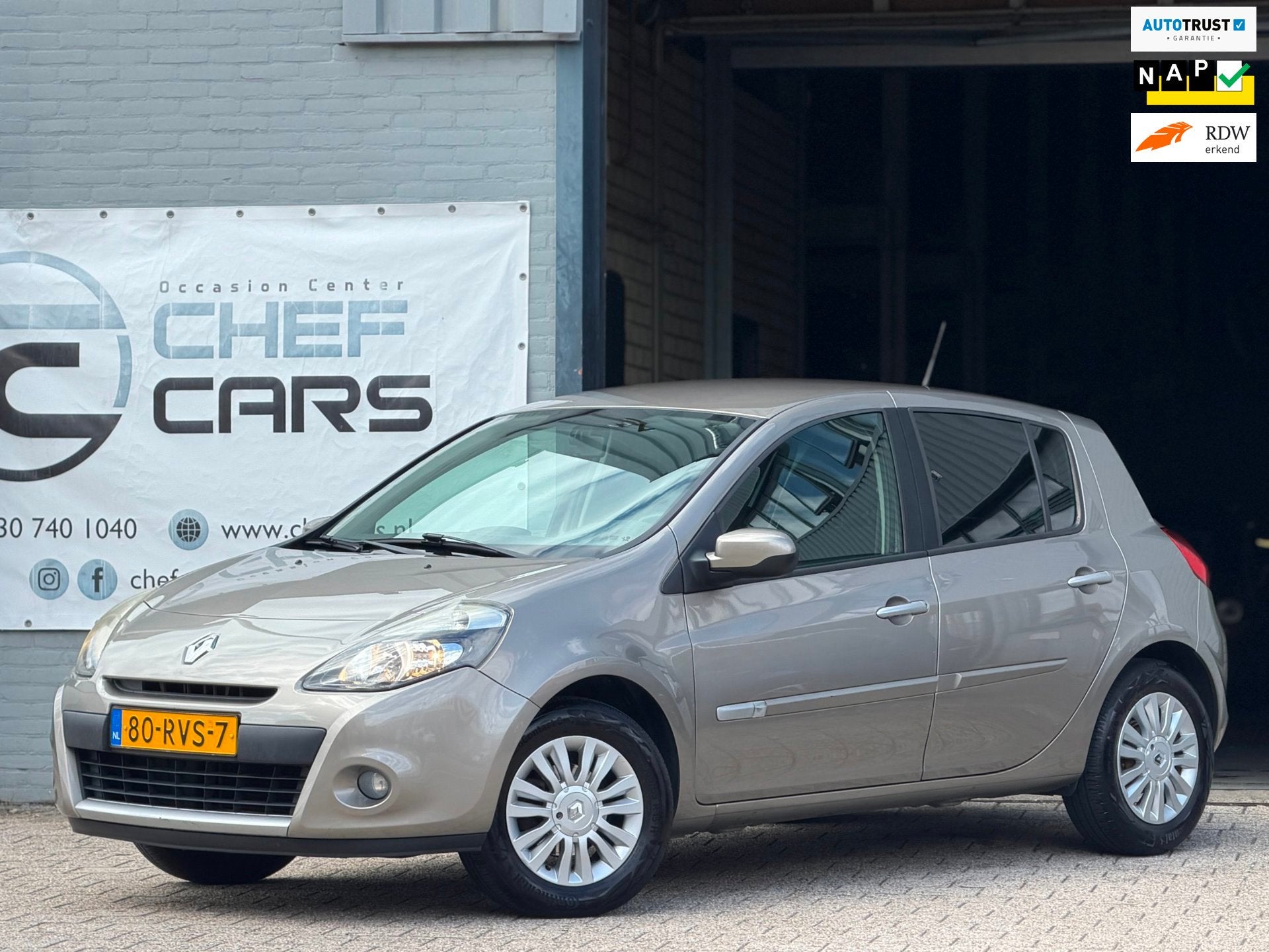Renault Clio 1.2|NAP|NWEAPK|AIRCO|CRUISE|PDC|DISTRIBUTIEVV!, Auto's, Voorwielaandrijving, Euro 5, Gebruikt, Zwart
