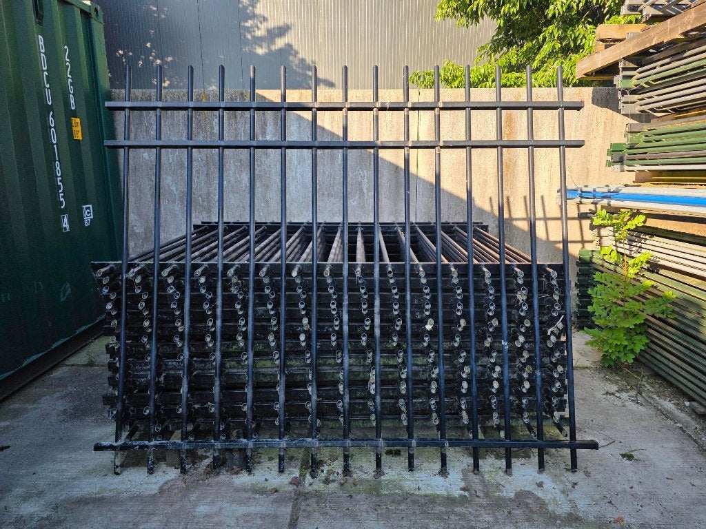 Spijlenhekwerk en looppoort, Ophalen, Met poort, Gebruikt, Spijlenhekwerk