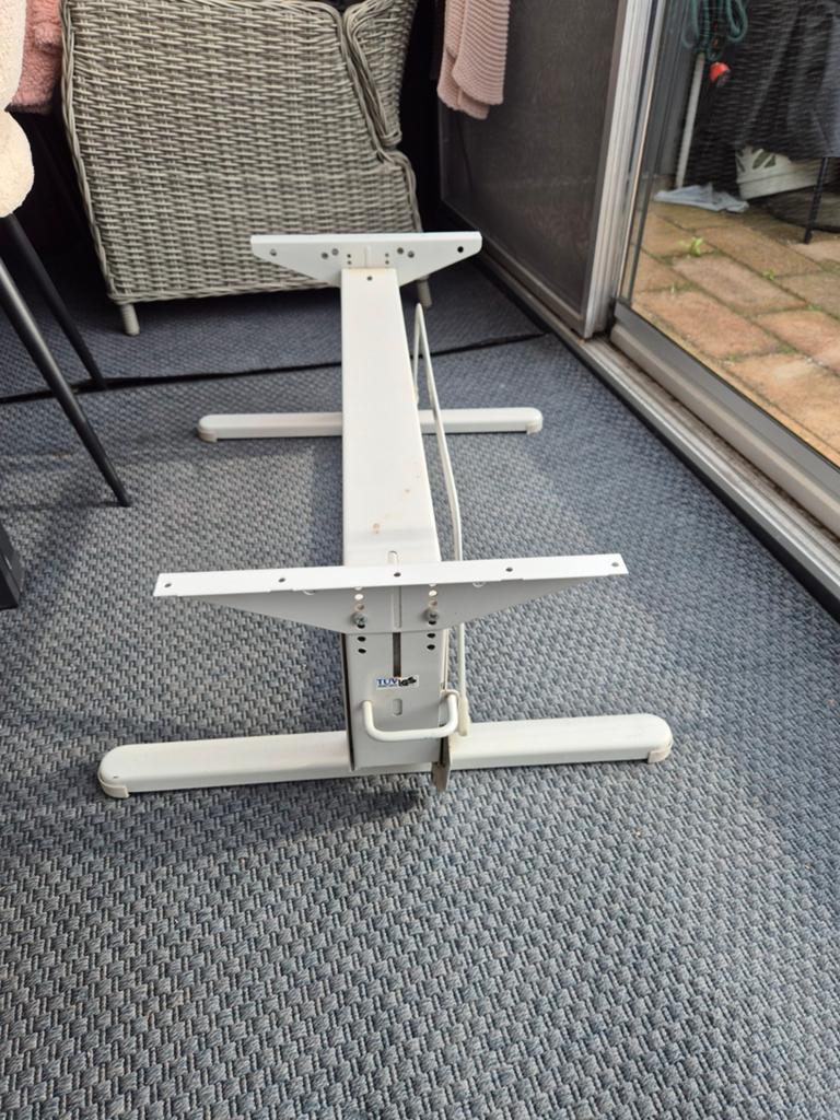 Onderstel caravantafel hef tafelpoot, Ophalen, Gebruikt