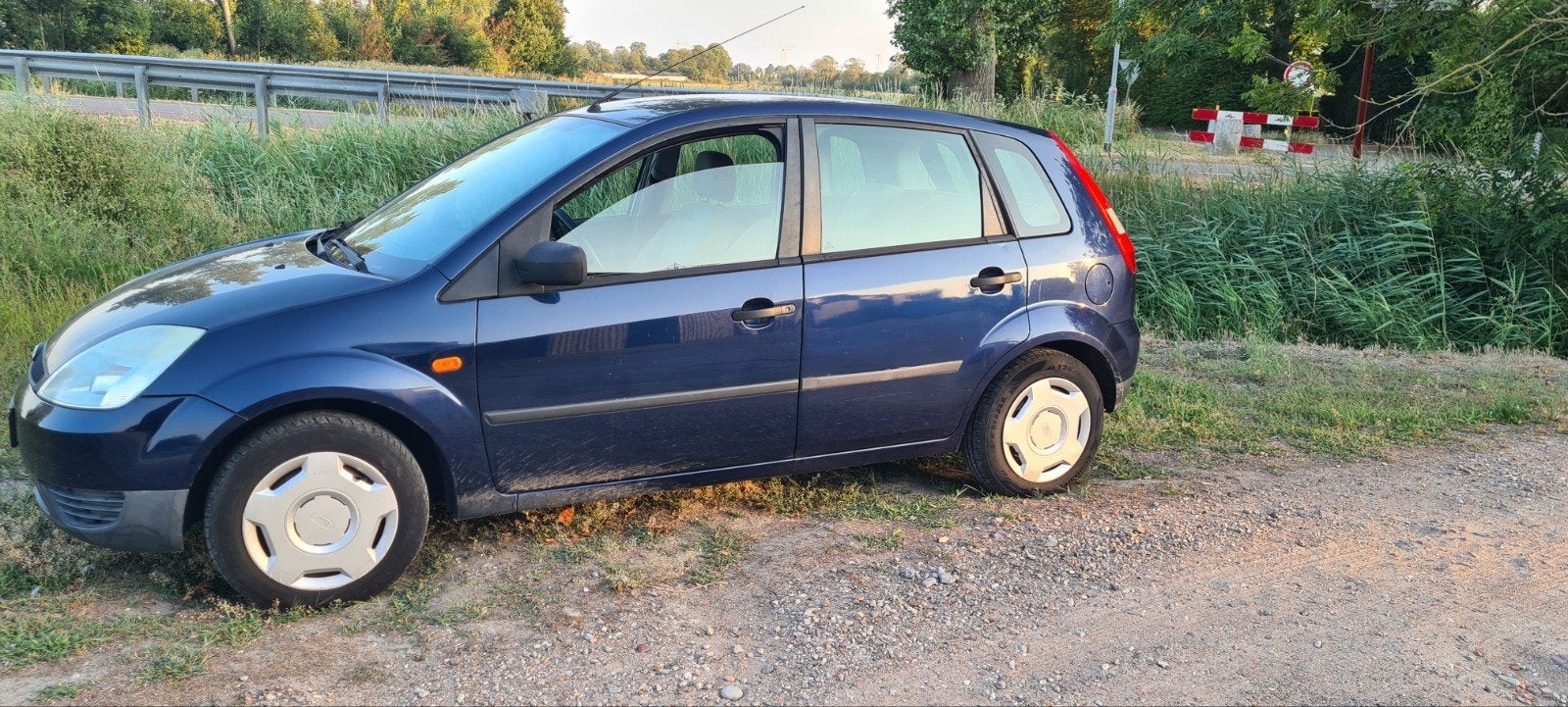 Ford Fiësta 1.3 8V 5DR 2002 Blauw, Auto's, 1299 cc, 4 cilinders, Blauw, 49 €/maand