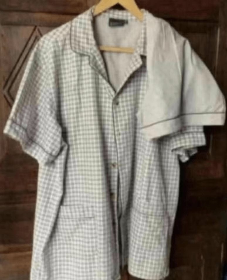 Zomerpyama met korte broek; grijs zwarte bies; 54; Barisal, Ophalen of Verzenden, Zo goed als nieuw, Maat 52/54 (L)
