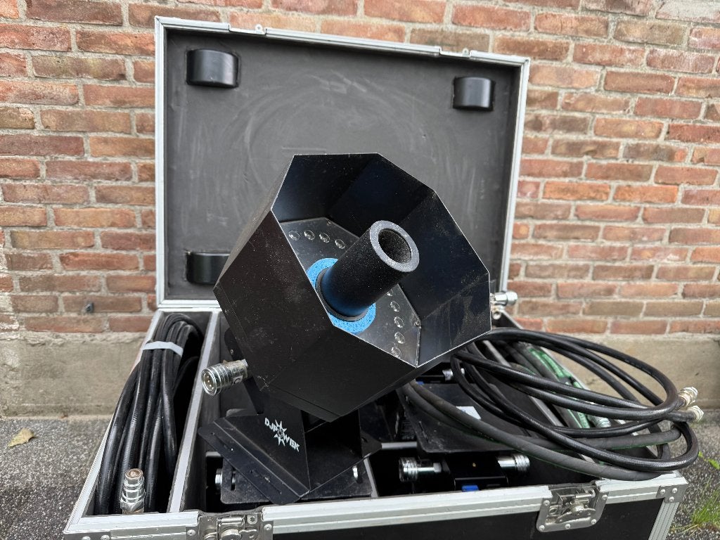 4x DJPOWER X-4 LED CO2 Jet LED DMX + Flightcase, Ophalen of Verzenden, Gebruikt, Licht