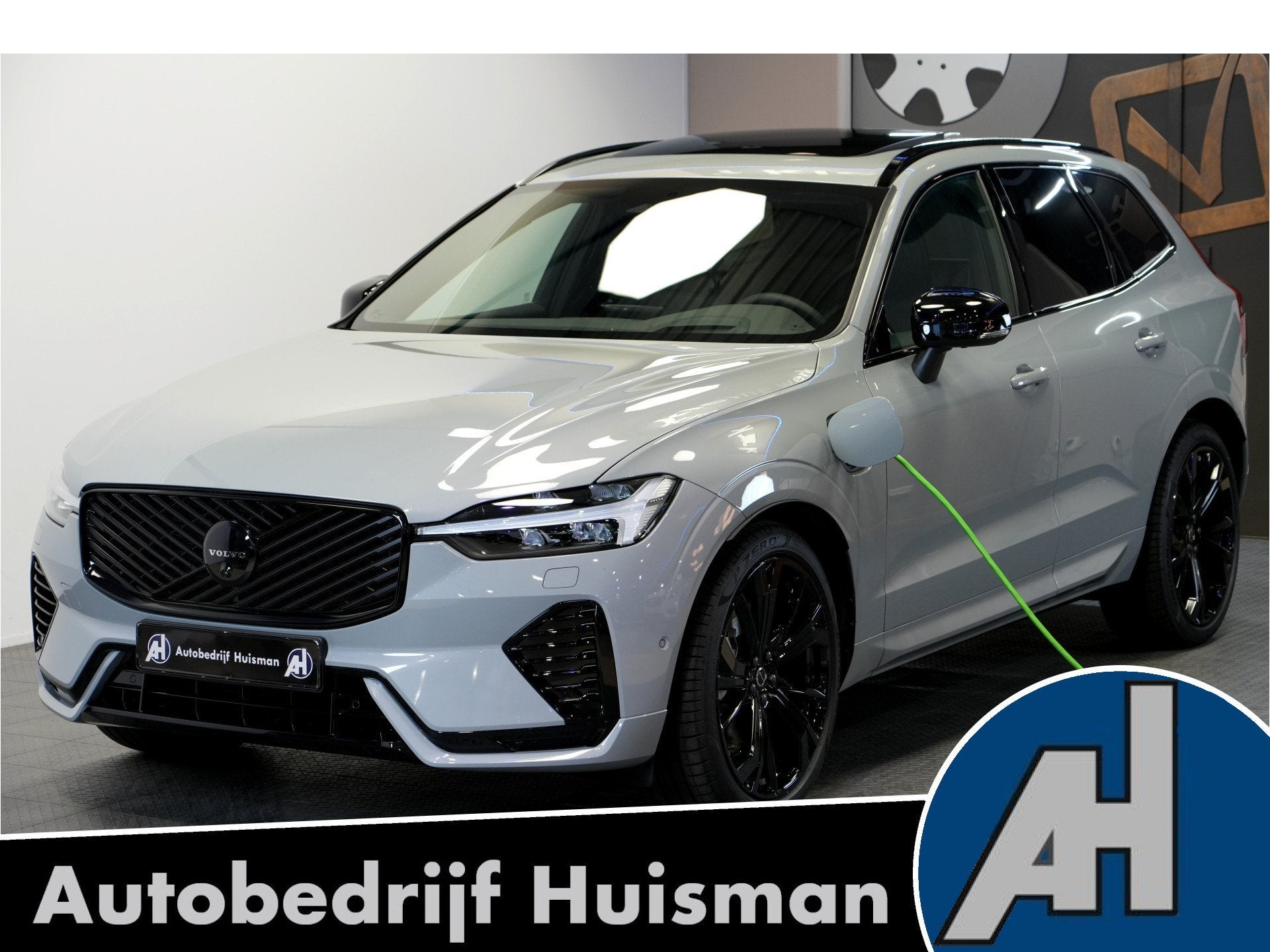 Volvo XC60 2.0 T6 AWD 247kW/336pk Aut8 MJ2027, NIEUW €83.3, Auto's, Automaat, Dealer onderhouden, Gebruikt, Euro 6