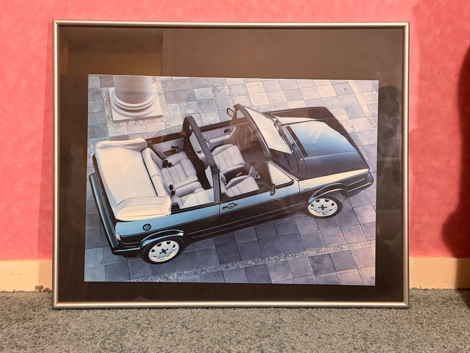 Vw golf 1 cabrio dealer poster in lijst, Ophalen of Verzenden, Zo goed als nieuw