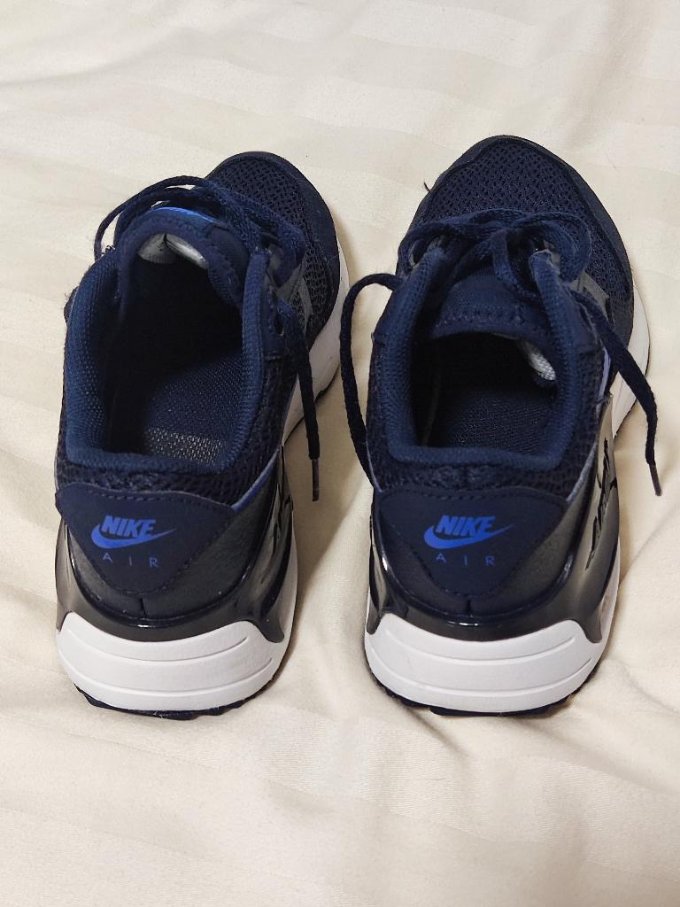 Nike Air Max sneakers - Donkerblauw, Kleding | Heren, Schoenen, Blauw, Nike, Ophalen of Verzenden, Sneakers of Gympen