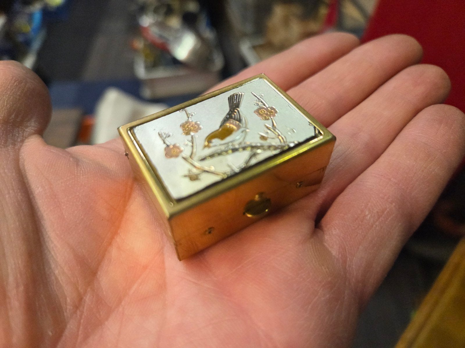 leuk pillendoosje of naaidoosje, Antiek en Kunst, Curiosa en Brocante, Verzenden
