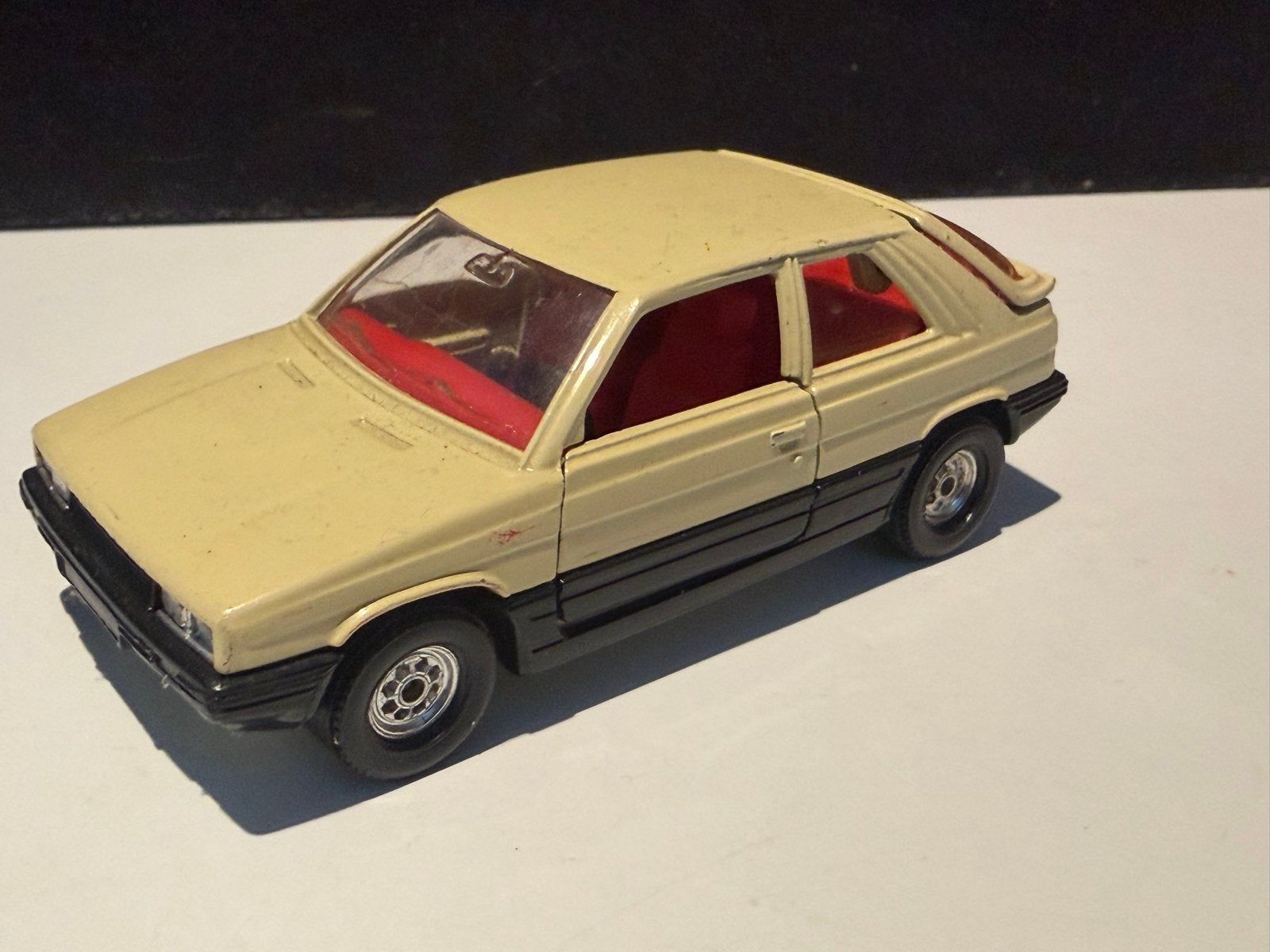 Corgi Renault 11 GTL Speelgoedauto - Crème, Ophalen of Verzenden, Gebruikt, Overige typen