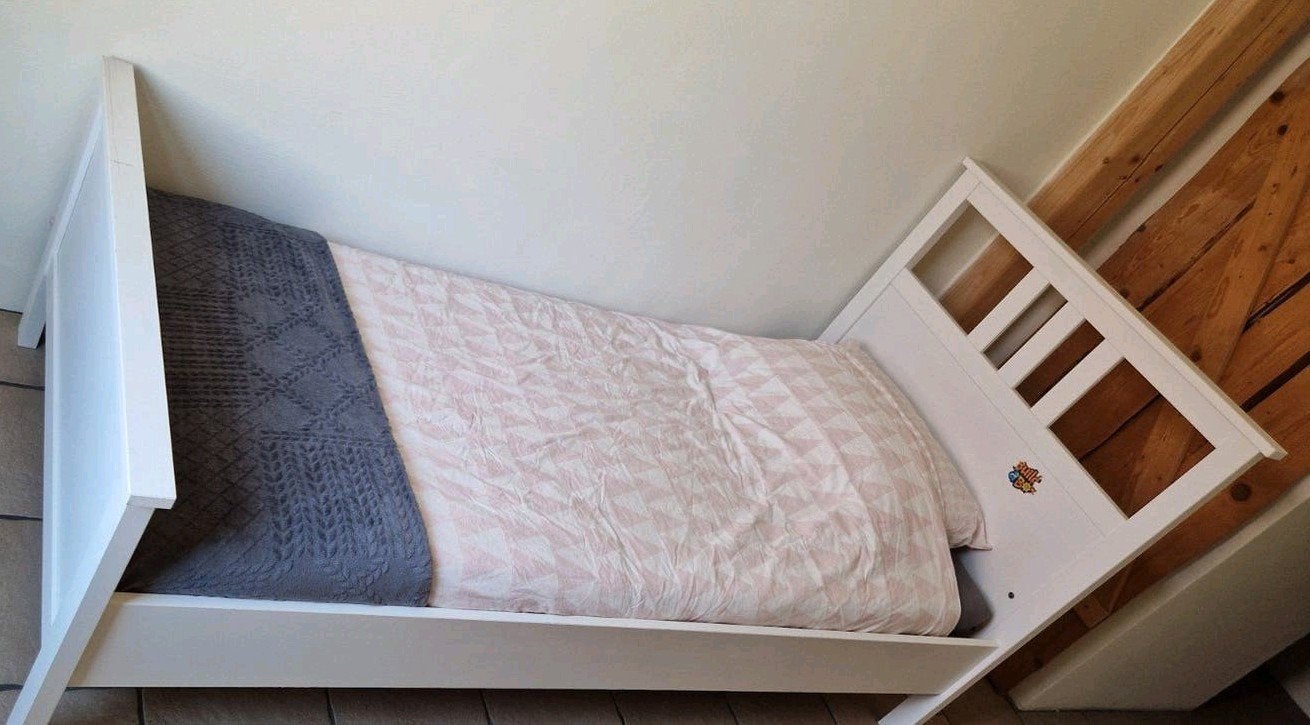 Wit eenpersoonsbed met lattenbodem, Ophalen, Gebruikt, 90 cm, Eenpersoons
