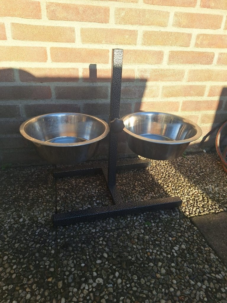 Honden Eet en Drink standaard., Dieren en Toebehoren, Ophalen, Nieuw, Voer-/drinkbak