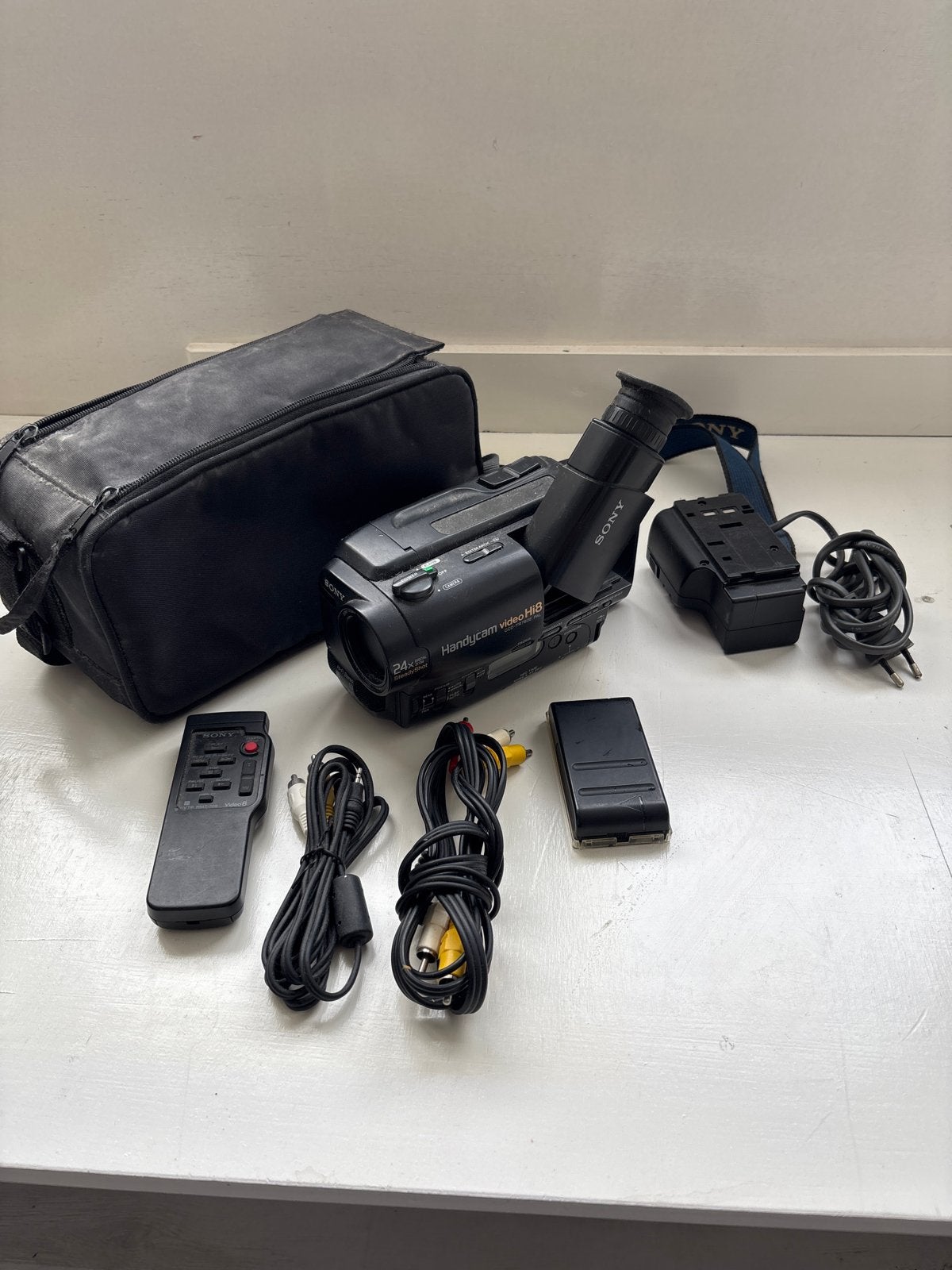 Sony Handycam video Hi8 CCD-TR780E PAL met accessoires, Ophalen of Verzenden, Hi 8, Camera