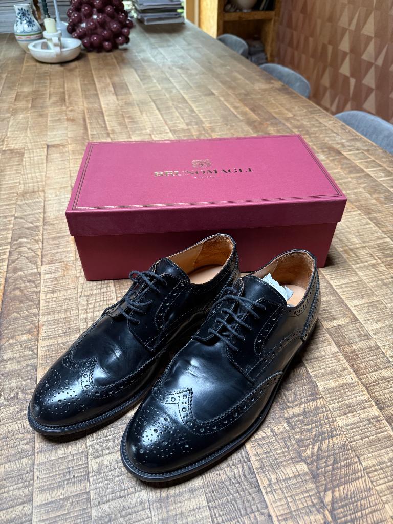 Bruno Magli herenschoen maat 44 zwart, Zwart, Ophalen of Verzenden, Zo goed als nieuw, Veterschoenen