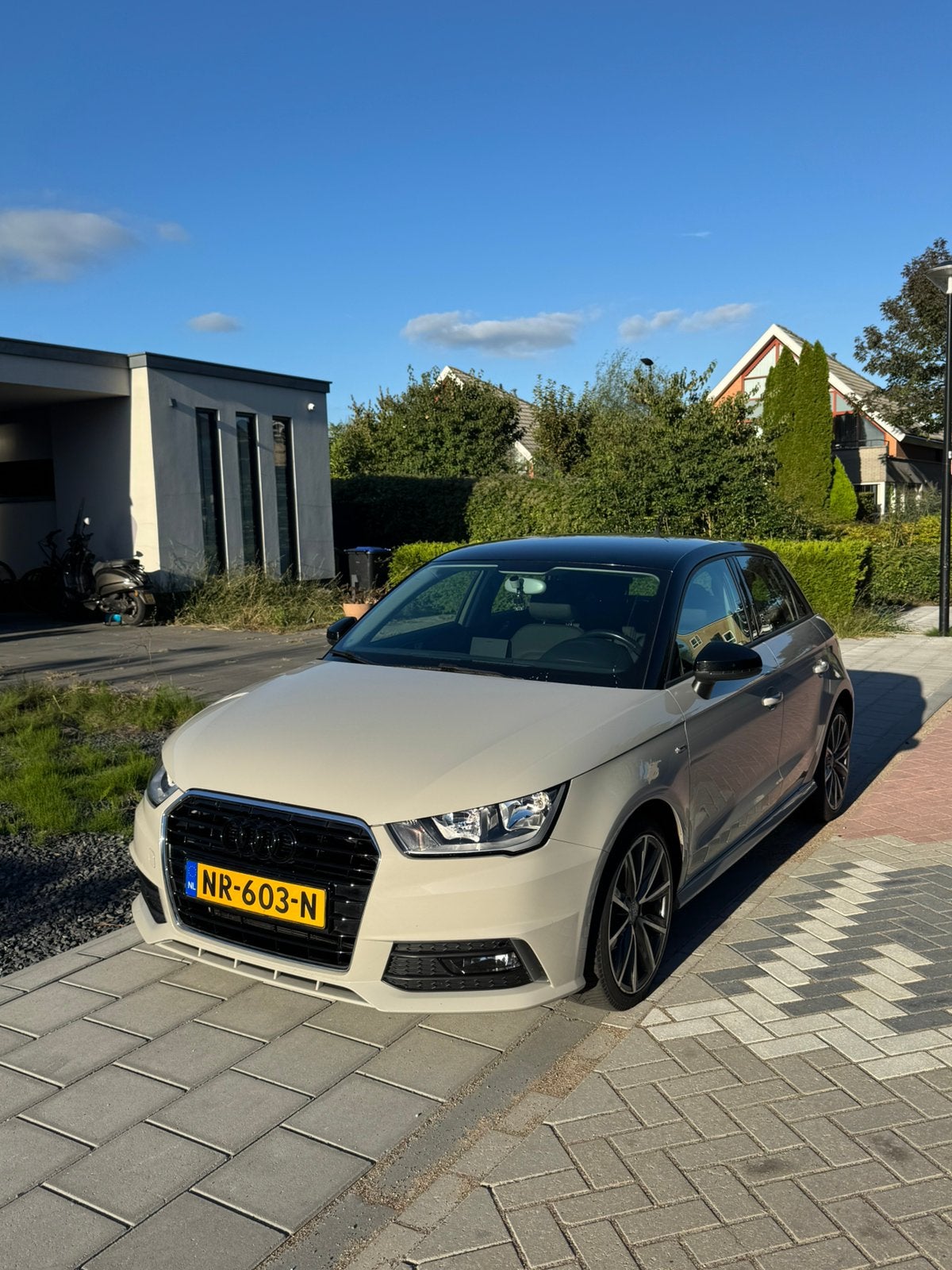 Audi A1 1.0 Tfsi 70KW Sportback 2017 Geel, Voorwielaandrijving, 95 pk, 23 km/l, Particulier