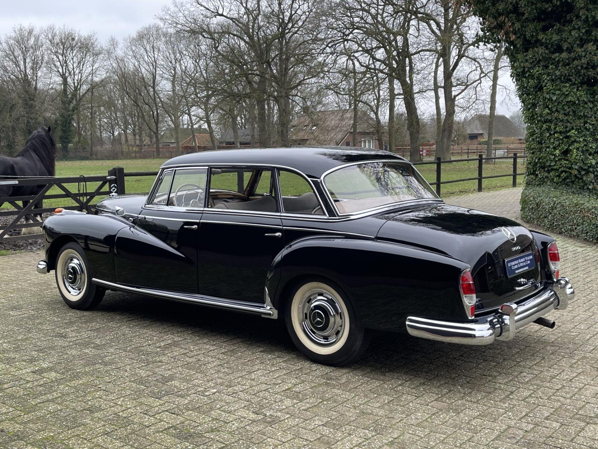 Mercedes-Benz 300 D Adenauer, gerestaureerd, Velours, foto 3