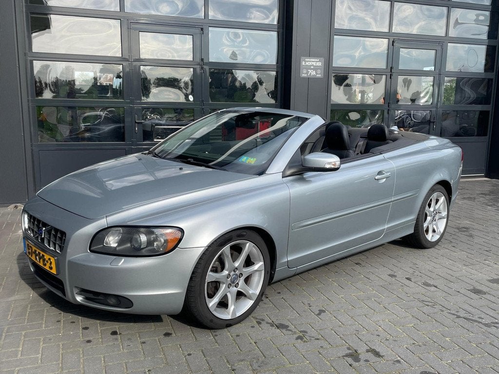 Volvo C70 Convertible 2.4 D5 Momentum | Cabrio | Automaat |, C70, Gebruikt, Zwart, 197 €/maand