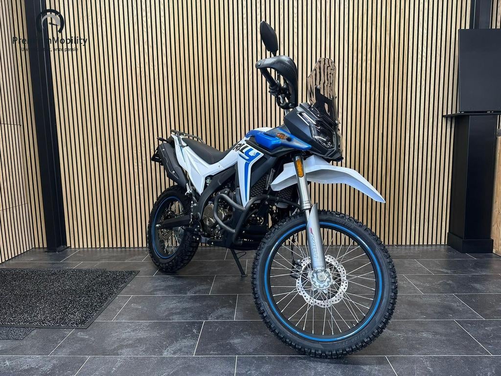 VOGE 300 RALLY (WIT/BLAUW), Motoren, Motoren | Overige merken, 292 cc, Bedrijf, Onbekend, Overig