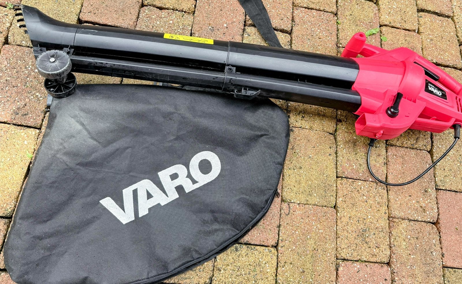 Vacuum cleaner and blower - Stofzuiger en bladblazer, Tuin en Terras, Ophalen of Verzenden, Zo goed als nieuw, Elektrisch