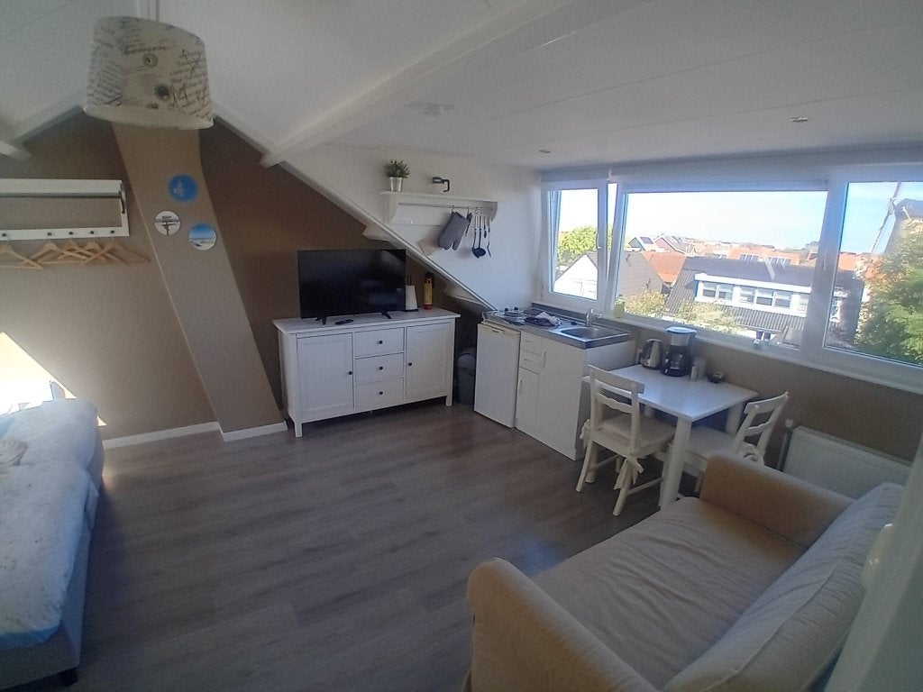 Nette studio te huur in Westkapelle, vanaf 01-10-2026. Rent., 20 tot 35 m², Overige regio's