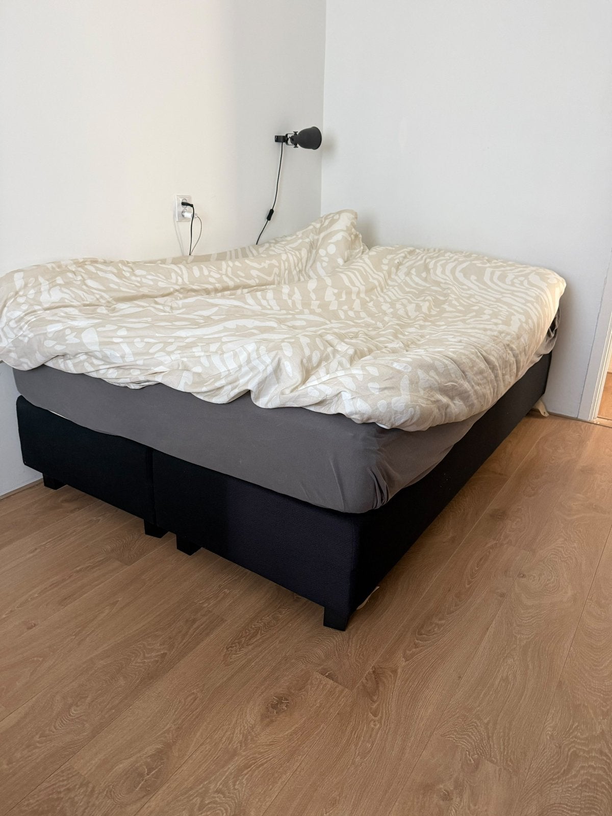 Kårlsson boxspring, Ophalen, Zo goed als nieuw, Tweepersoons, 140 cm