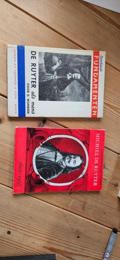 Michiel de Ruyter: 'De Ruyter als mens' en '1607-1957, Ophalen of Verzenden, 20e eeuw of later, Gelezen, D. Wijnbere
