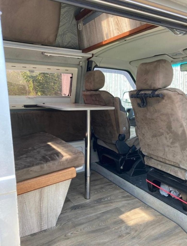 Foto 7 van Mooie Volkswagen Transporter T4 camper / camperbus te koop!