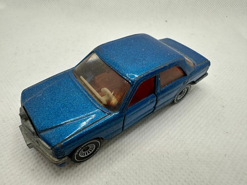 Siku 1042 Mercedes 500SE W. Germany Blauw Metallic, Ophalen of Verzenden, Gebruikt