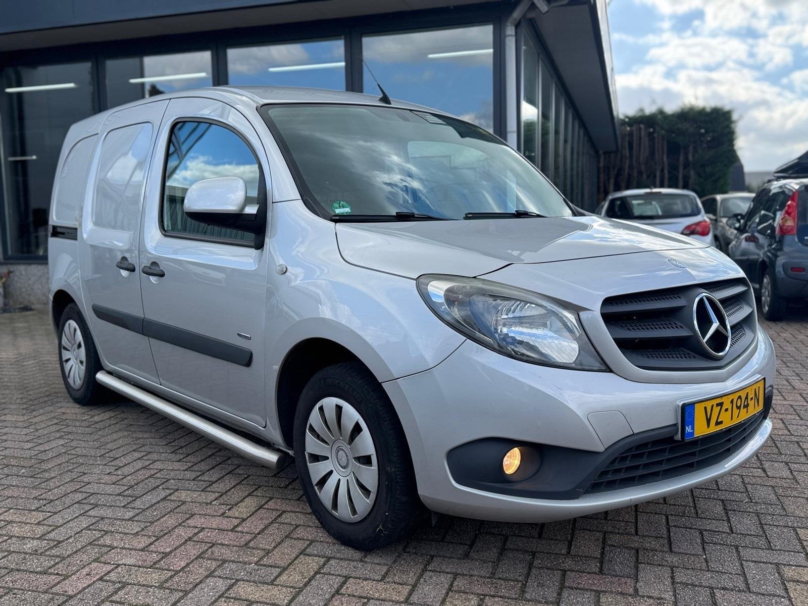 Mercedes-Benz Citan 108 CDI BlueEFFICIENCY navigatie camera, Voorwielaandrijving, Euro 5, Stof, 4 cilinders
