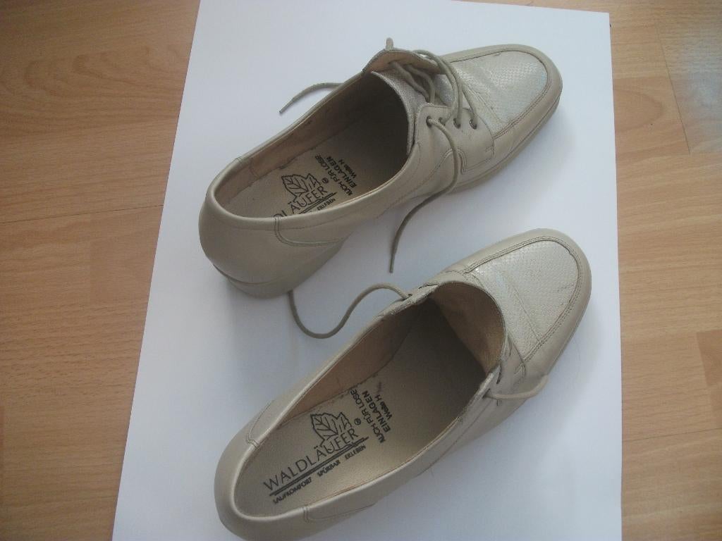 Dames schoenen maat 40 met veters, Schoenen met lage hakken, Beige, Ophalen of Verzenden, Zo goed als nieuw