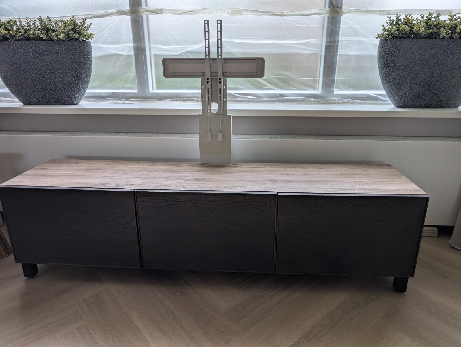 IKEA BESTA TV-meubel met TV-steun (180x42x48cm), Huis en Inrichting, Ophalen, Gebruikt, 150 tot 200 cm, Minder dan 100 cm