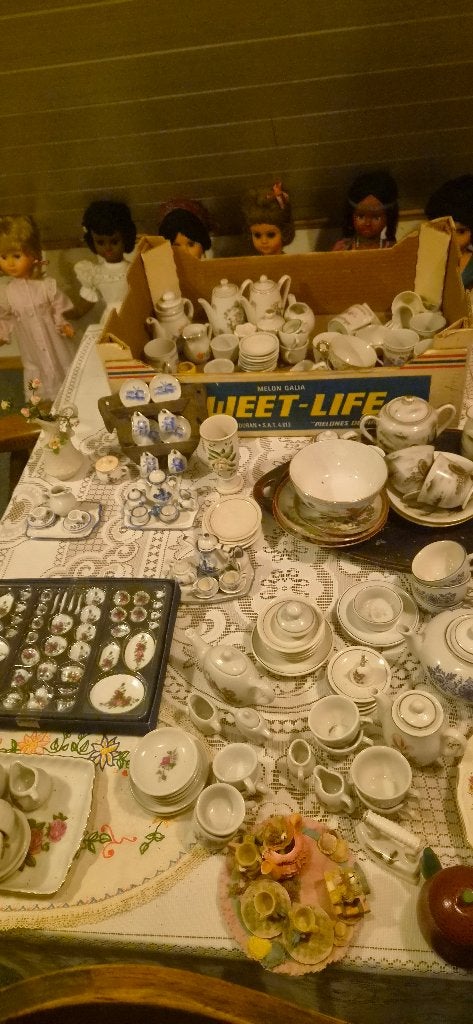 Kinder- poppen serviesjes, servies onderdelen., Antiek en Kunst, Ophalen of Verzenden