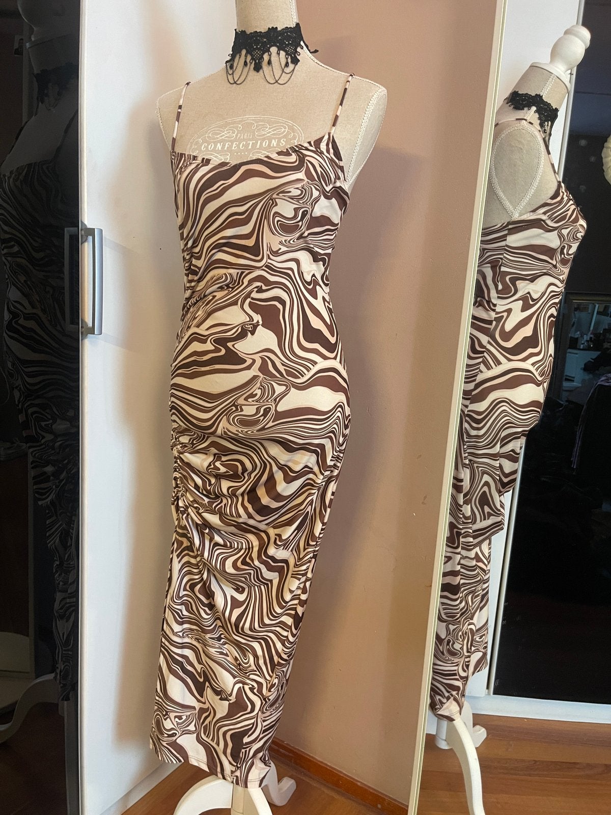 Midi jurk met marmerprint, Kleding | Dames, Ophalen, Bruin, Zo goed als nieuw, Maat 36 (S)